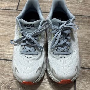 Hoka Arahi 6 Light Gray/Blue and Orange Shoes Size 8.5